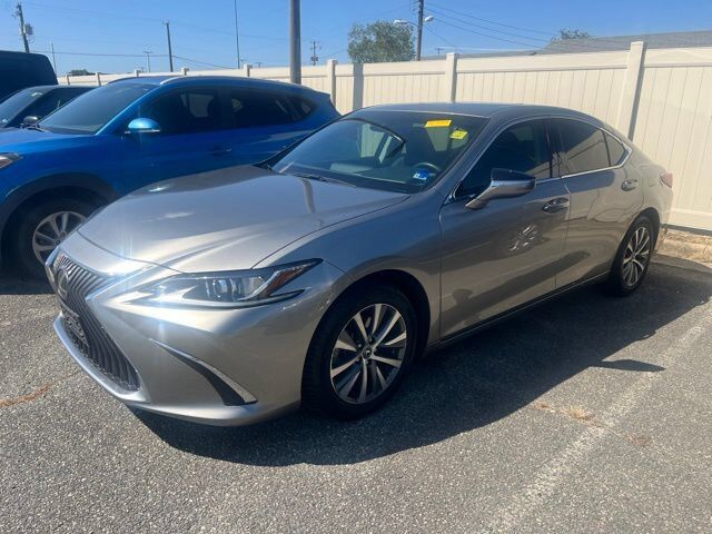 2019 LEXUS ES
