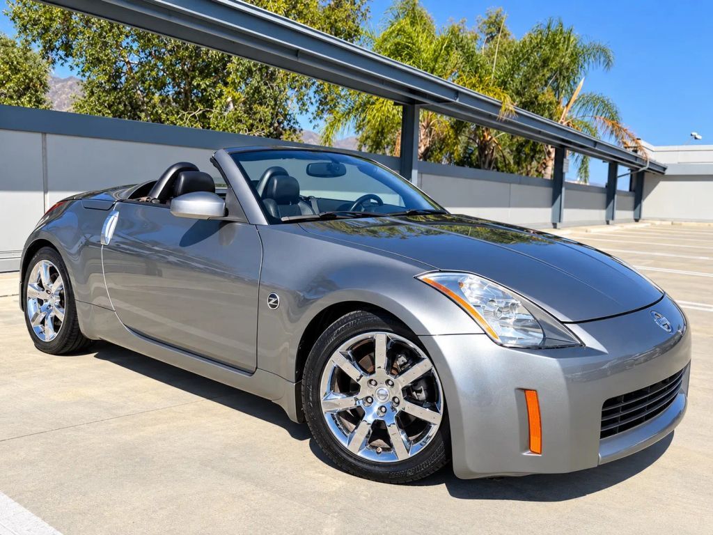 2005 NISSAN 350Z