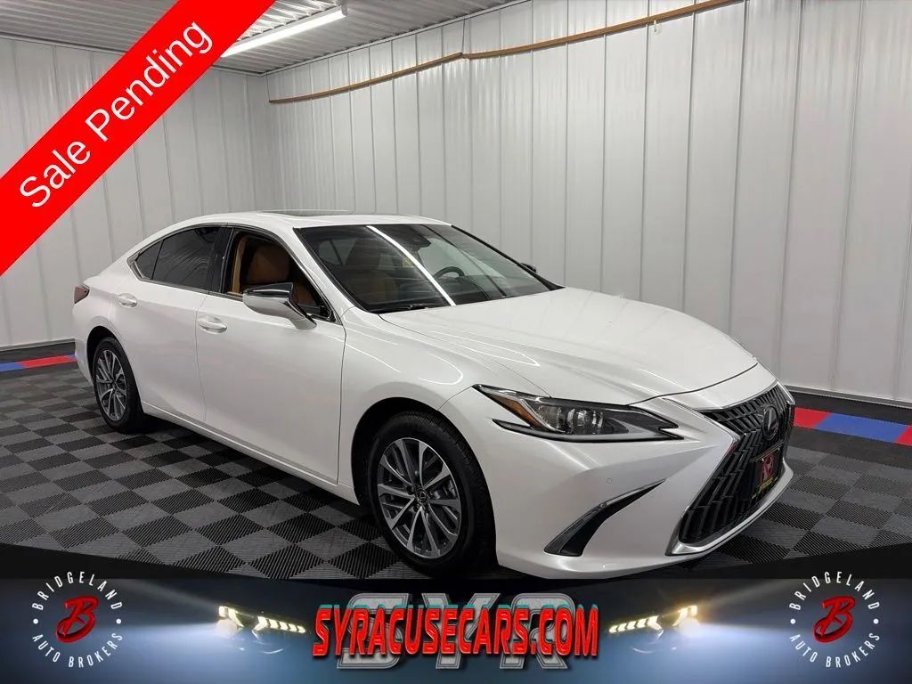2025 LEXUS ES
