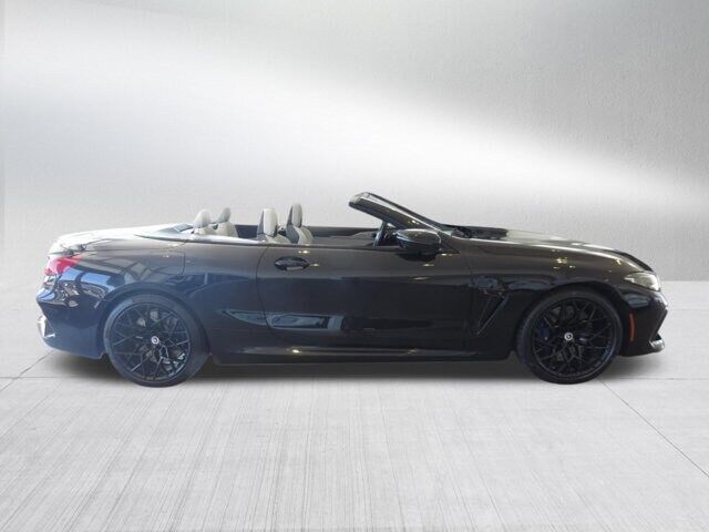 2023 BMW M8