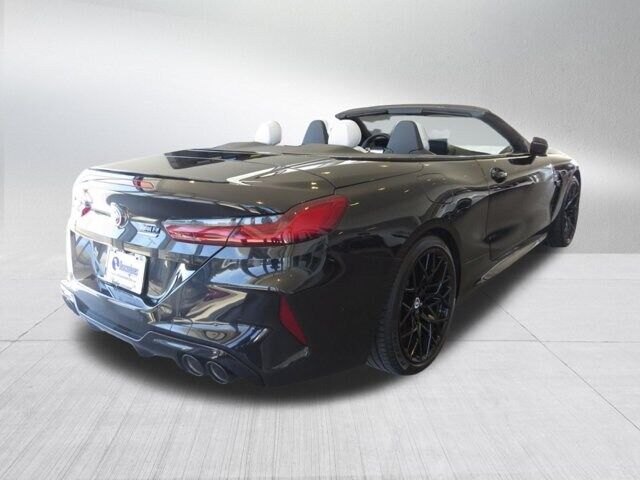 2023 BMW M8
