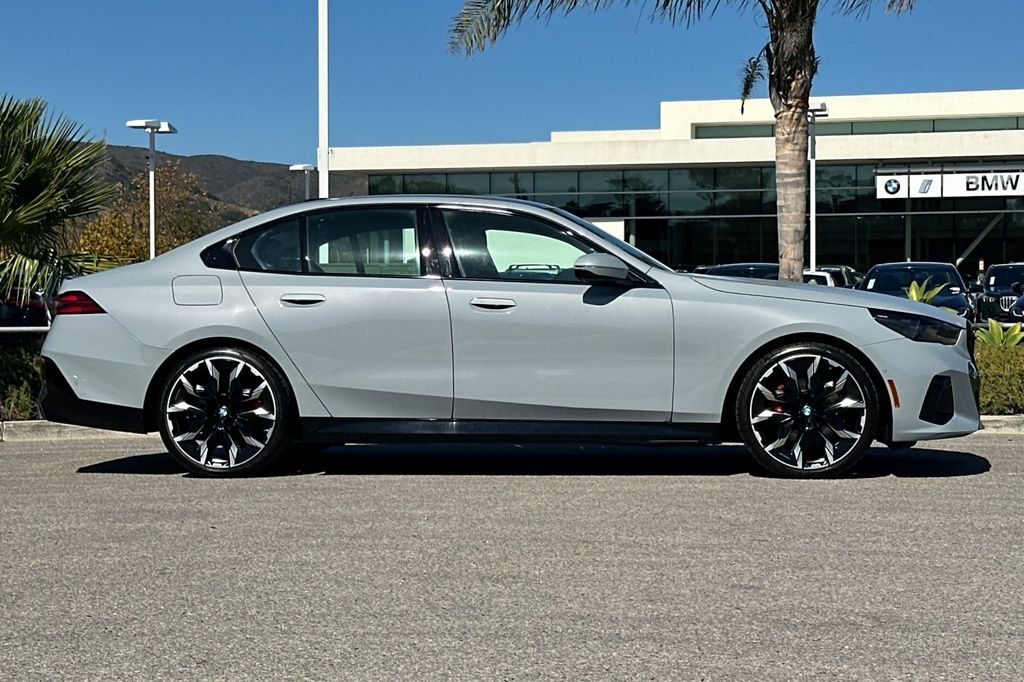 2024 BMW 530i