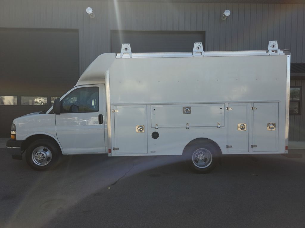 2019 CHEVROLET Express