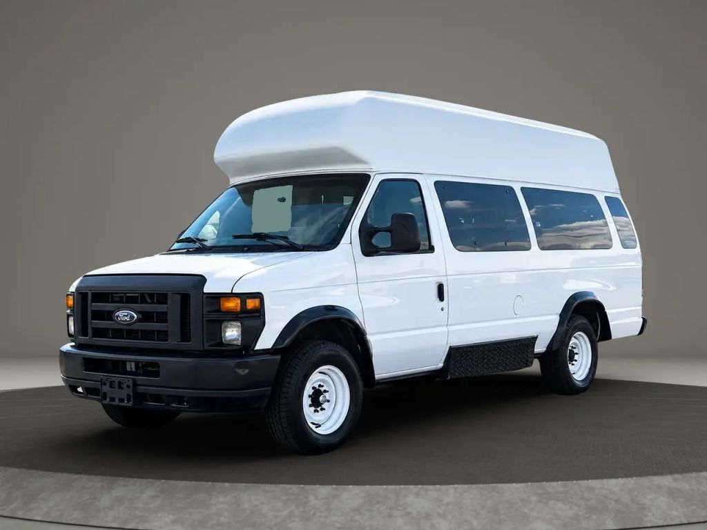2011 FORD E-350
