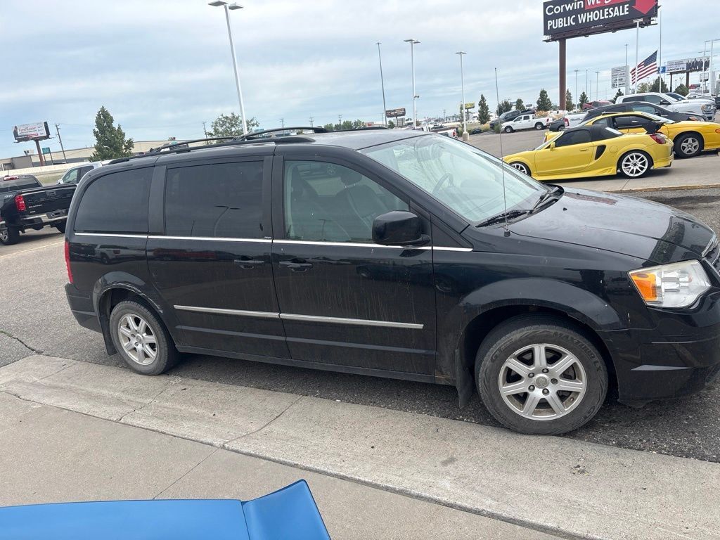 2010 CHRYSLER Town and Country