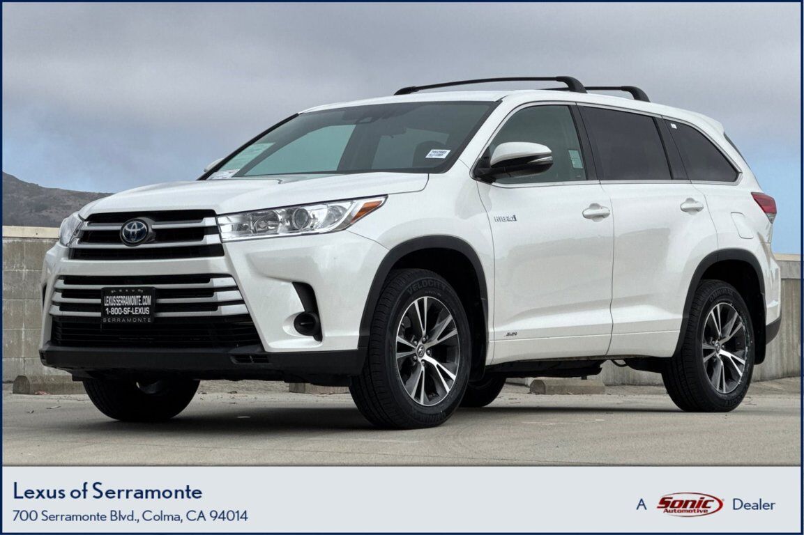 2017 TOYOTA Highlander