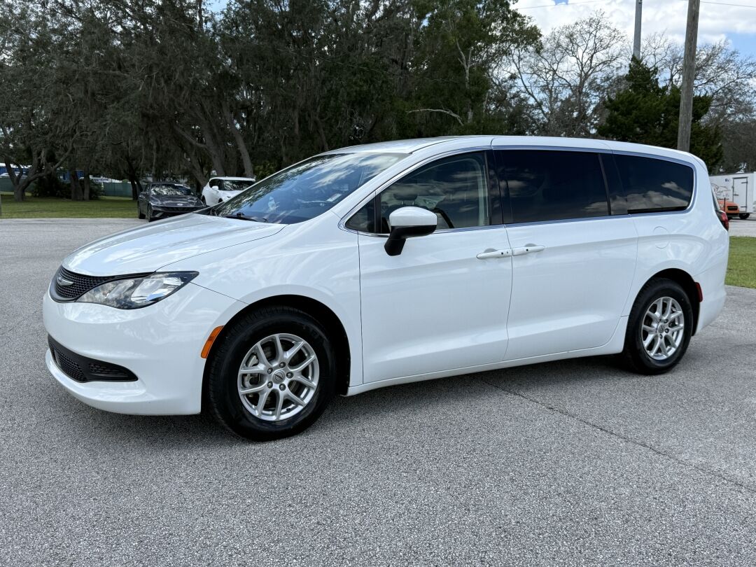 2023 CHRYSLER Voyager