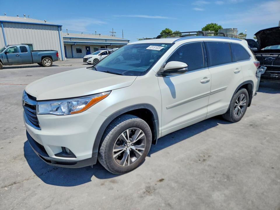 2016 TOYOTA Highlander