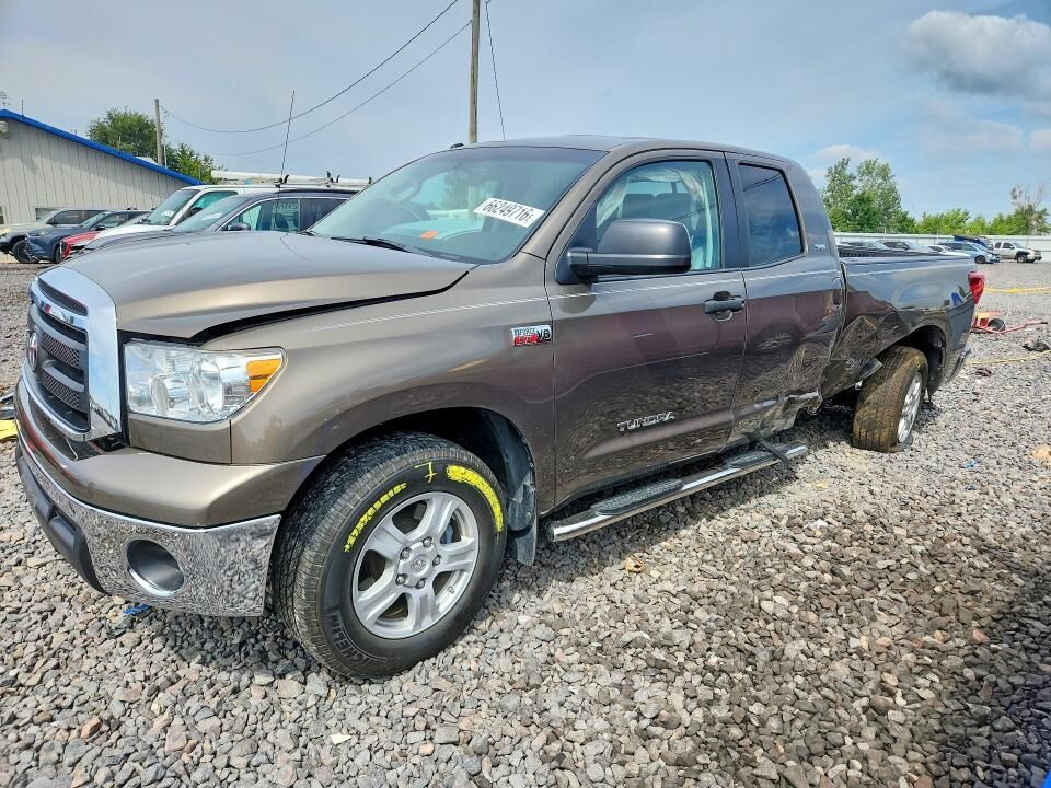2011 TOYOTA Tundra