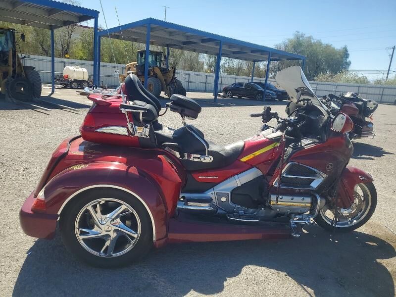 2012 HONDA GL1800