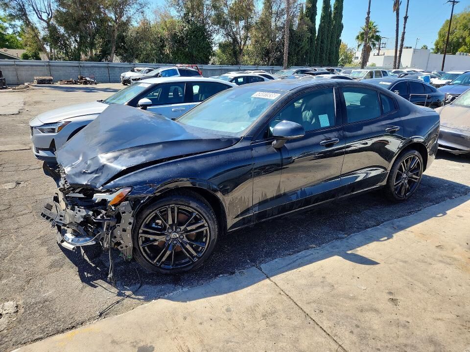 2024 VOLVO S60