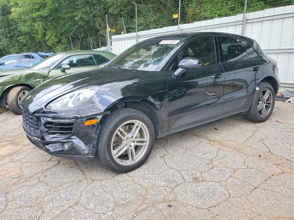 2017 PORSCHE Macan