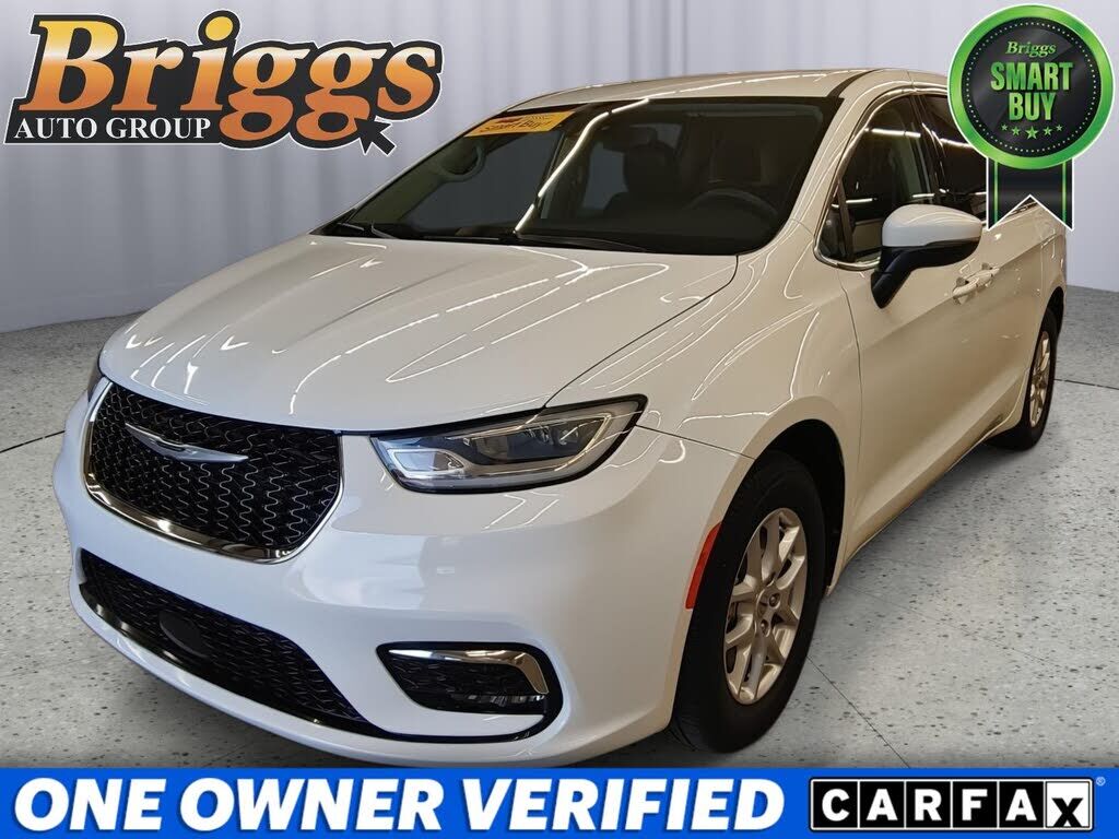 2023 CHRYSLER Pacifica