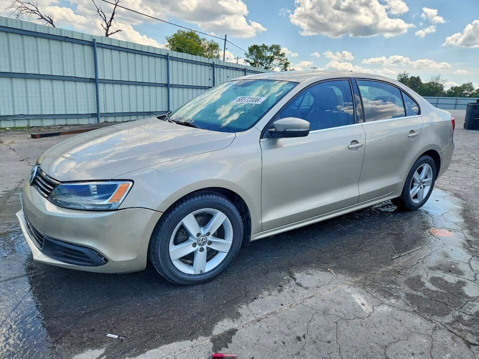 2013 VOLKSWAGEN Jetta