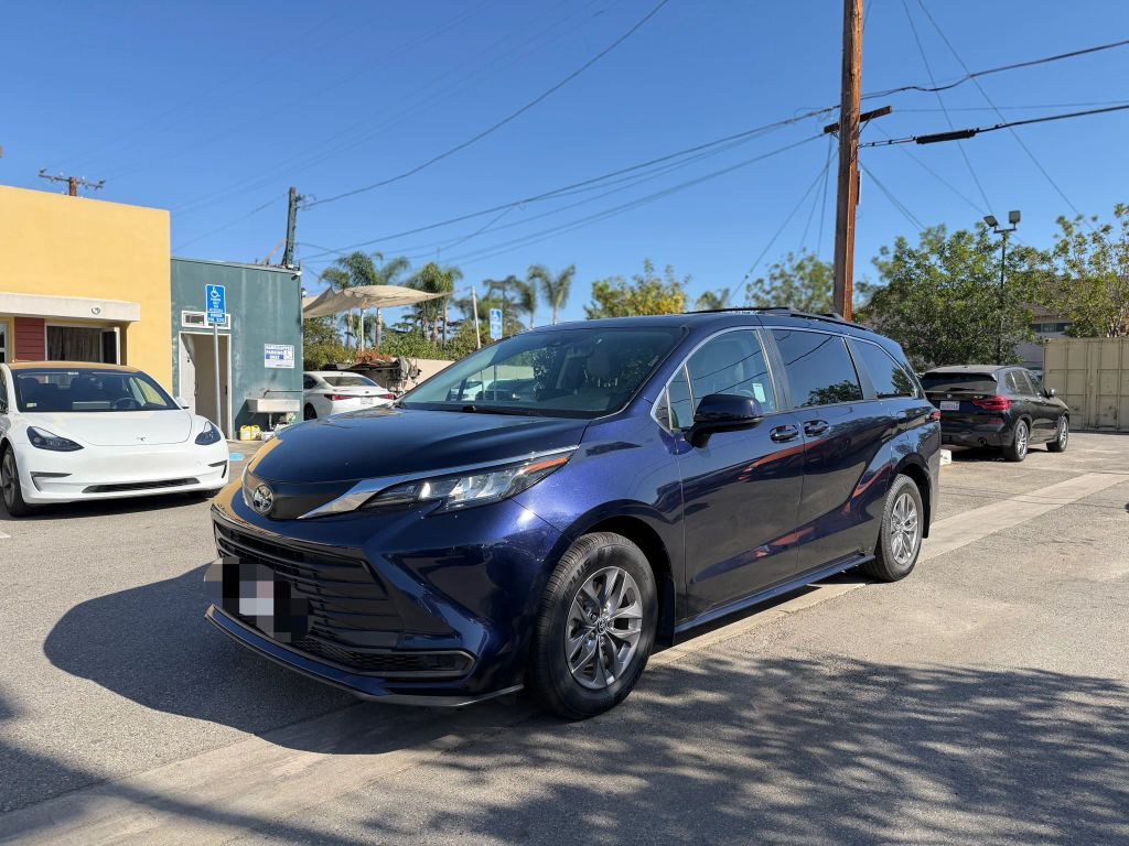 2022 TOYOTA Sienna