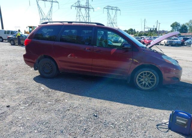 2009 TOYOTA Sienna
