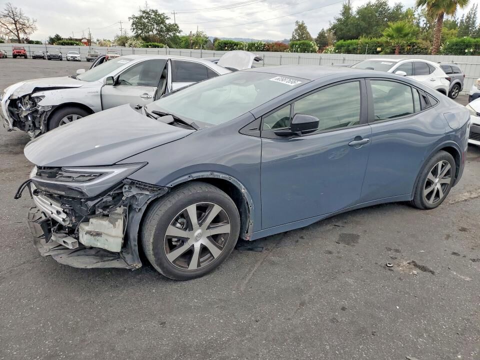 2024 TOYOTA PRIUS