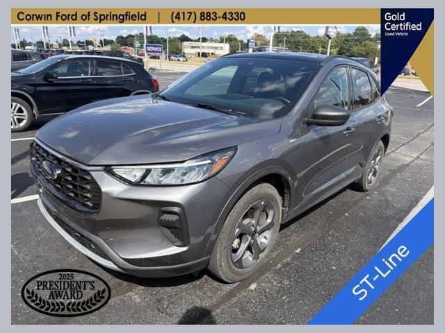 2024 FORD Escape