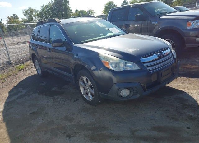 2013 SUBARU Outback