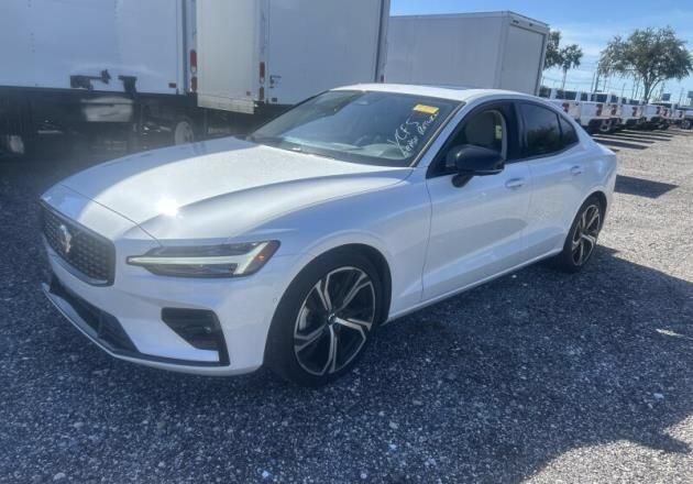 2024 VOLVO S60