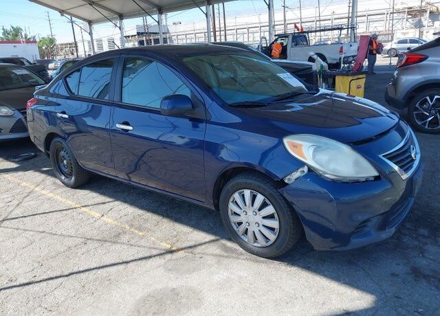 2013 NISSAN Versa