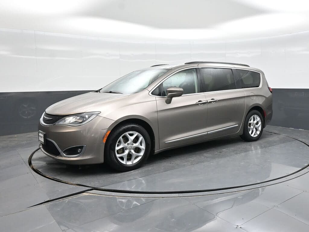 2017 CHRYSLER Pacifica