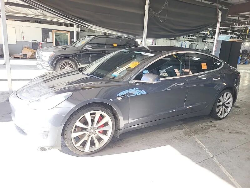 2018 TESLA Model 3
