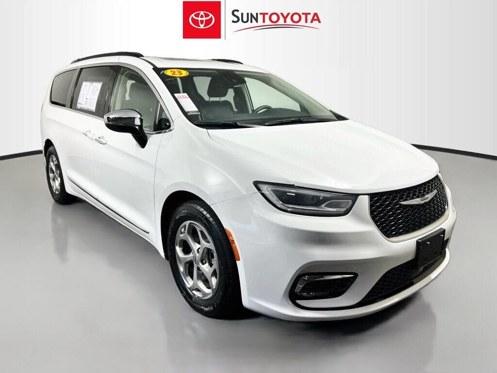 2023 CHRYSLER Pacifica