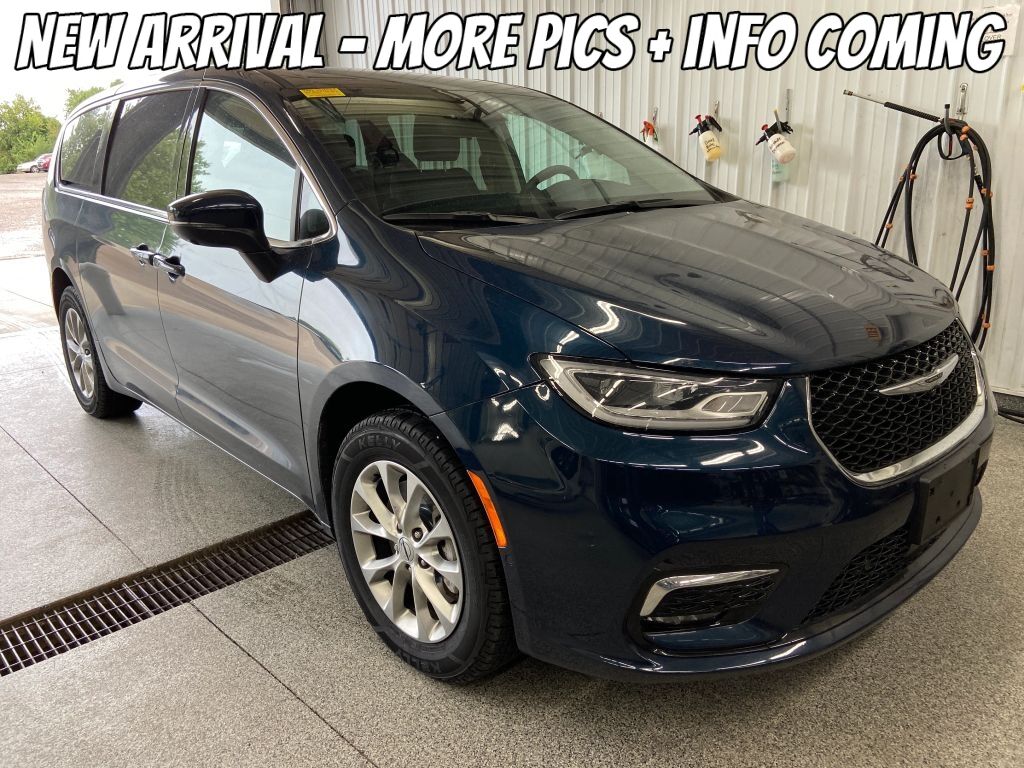 2023 CHRYSLER Pacifica