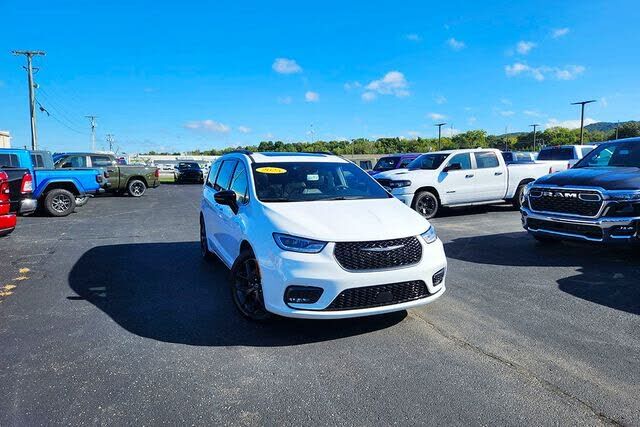2025 CHRYSLER Pacifica