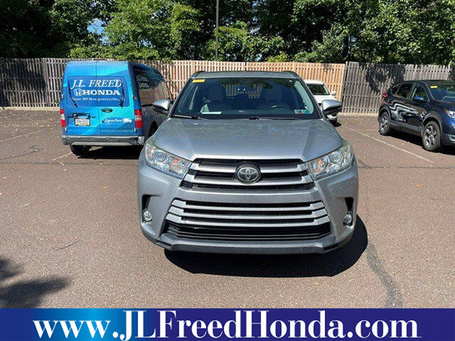 2017 TOYOTA Highlander