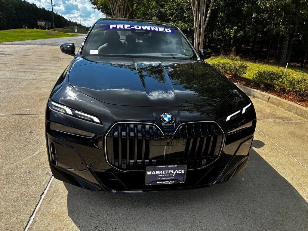2026 BMW 740i