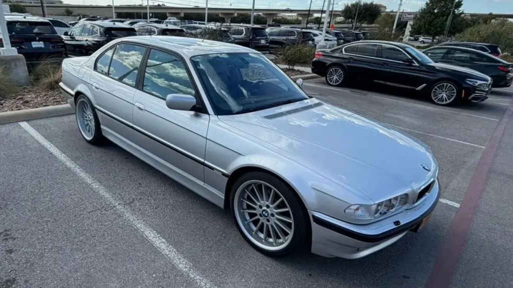 2001 BMW 740i