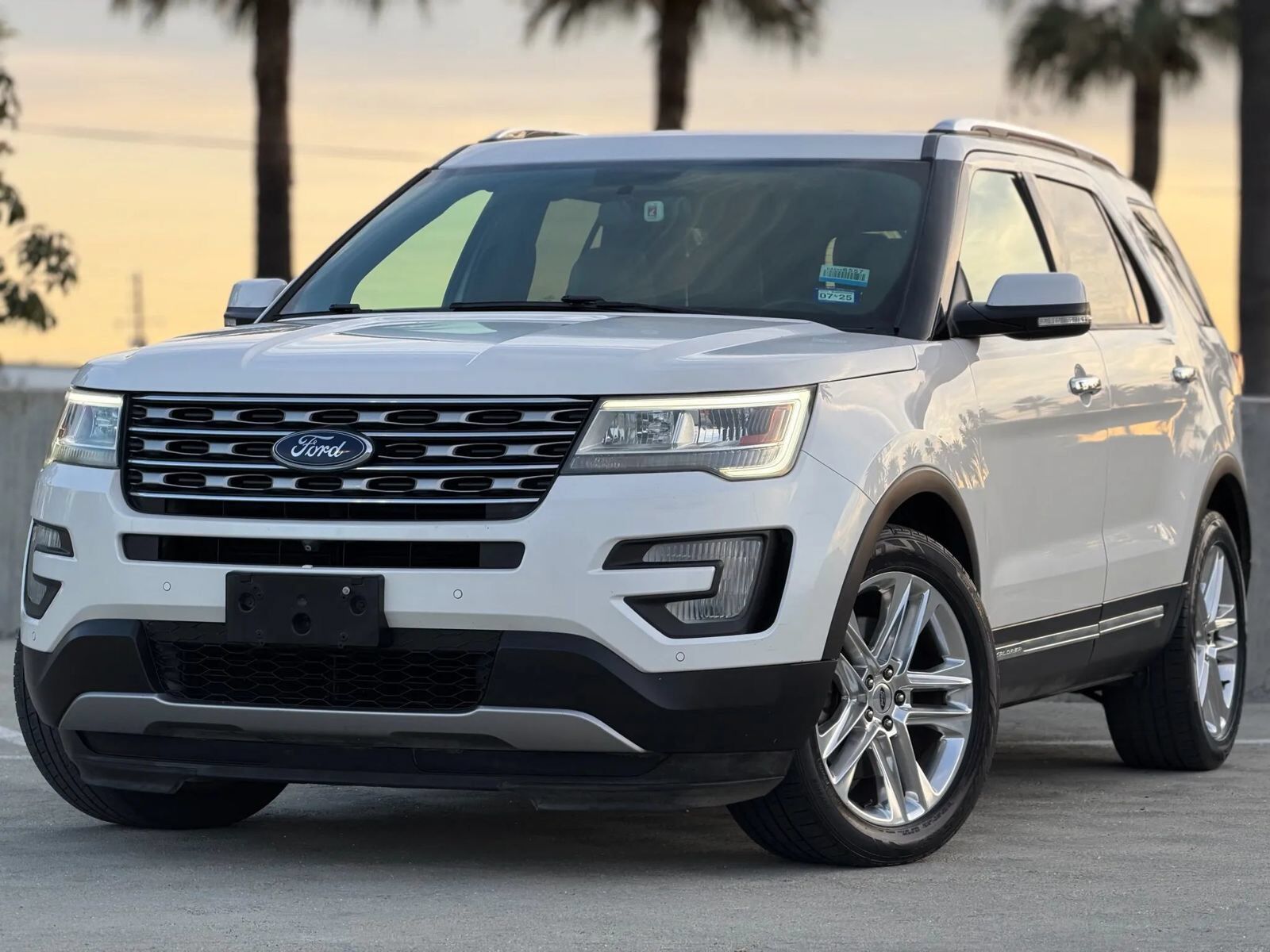 2017 FORD Explorer