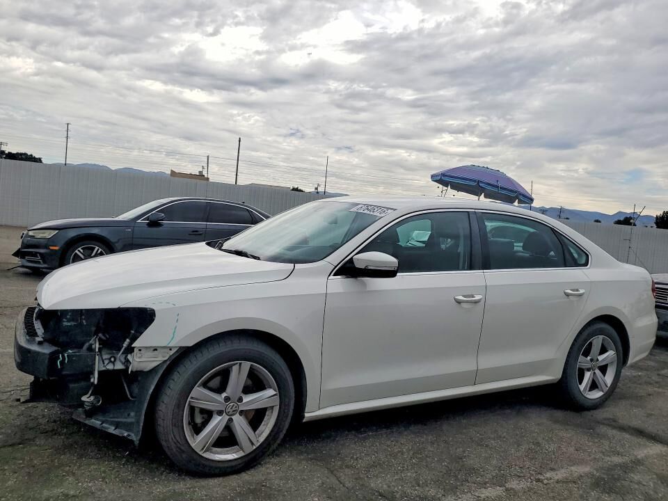 2013 VOLKSWAGEN Passat