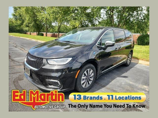 2023 CHRYSLER Pacifica