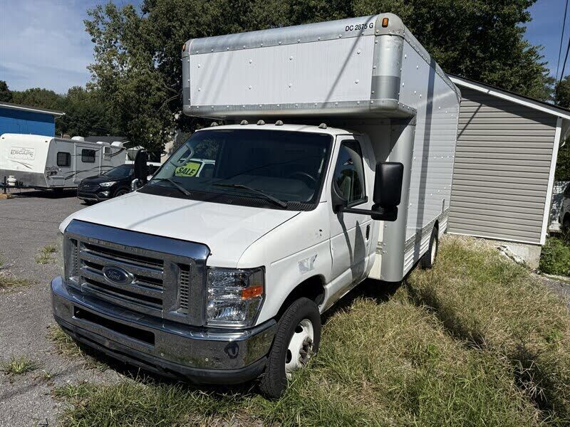 2012 FORD E-450