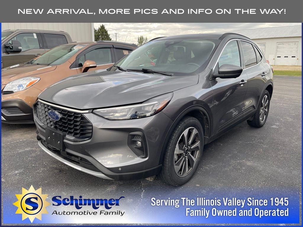 2024 FORD Escape