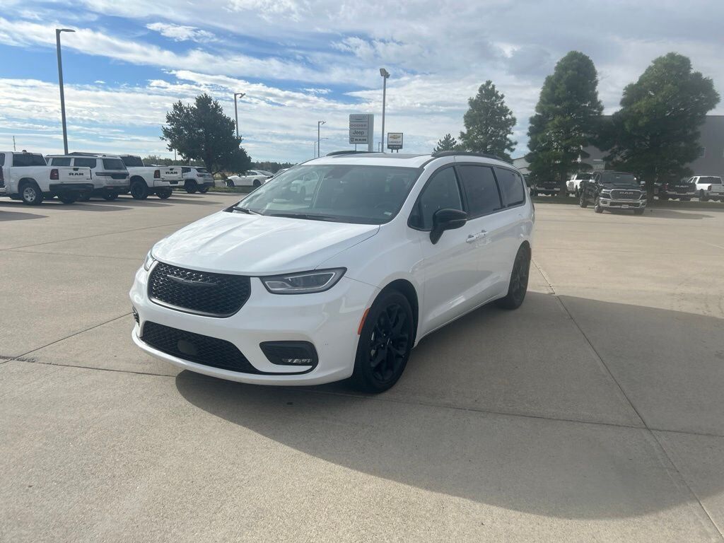 2025 CHRYSLER Pacifica