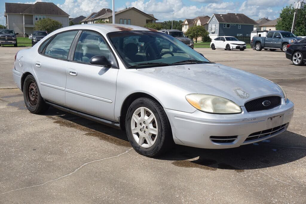 2005 FORD Taurus