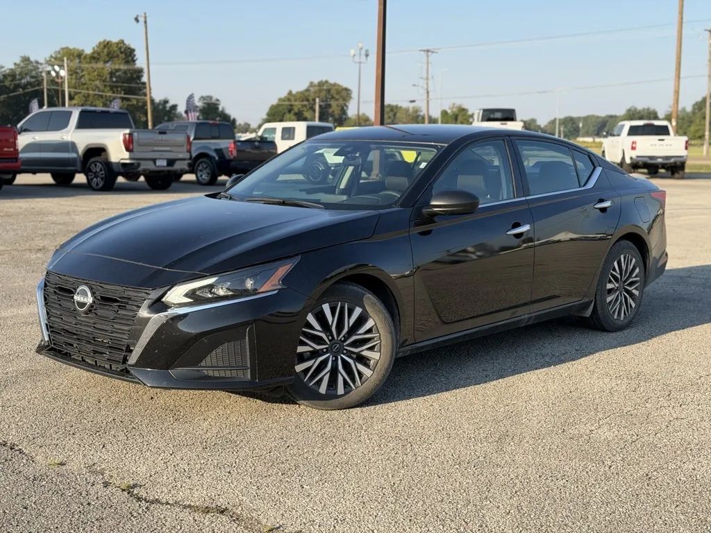 2025 NISSAN Altima