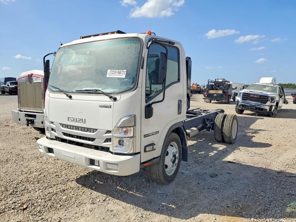 2024 ISUZU NPR-HD