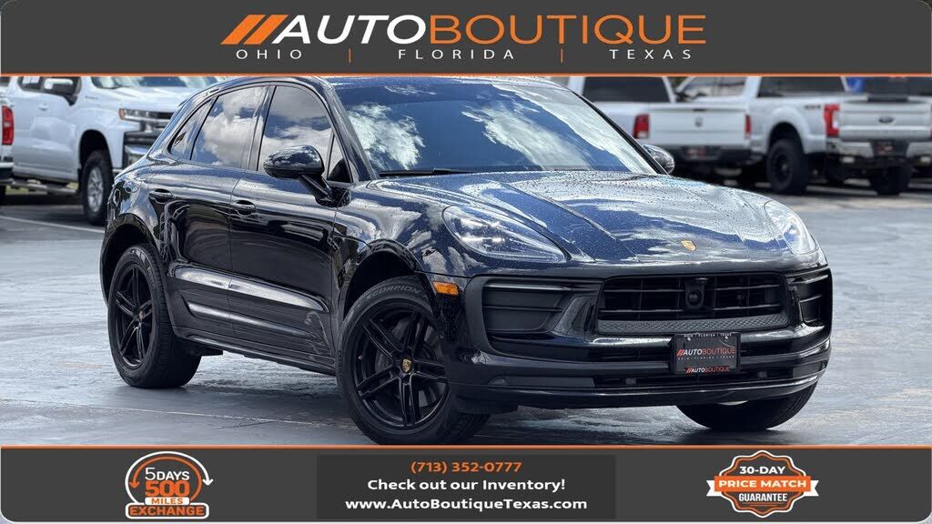 2024 PORSCHE Macan