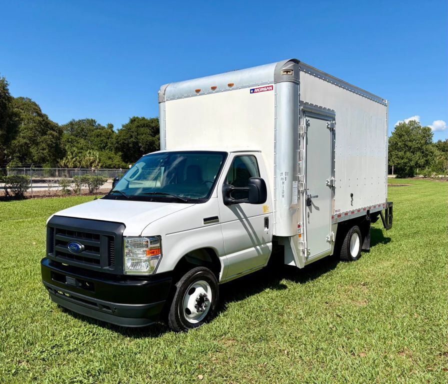 2021 FORD E-350
