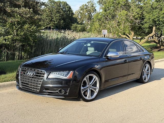 2014 AUDI S8