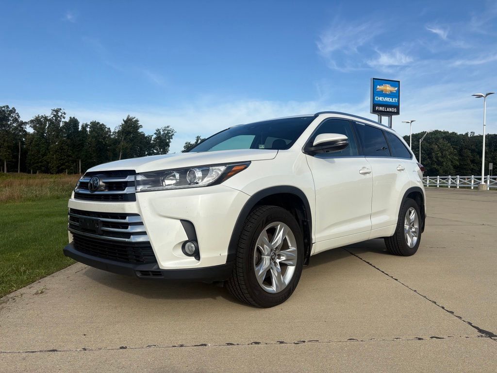 2017 TOYOTA Highlander