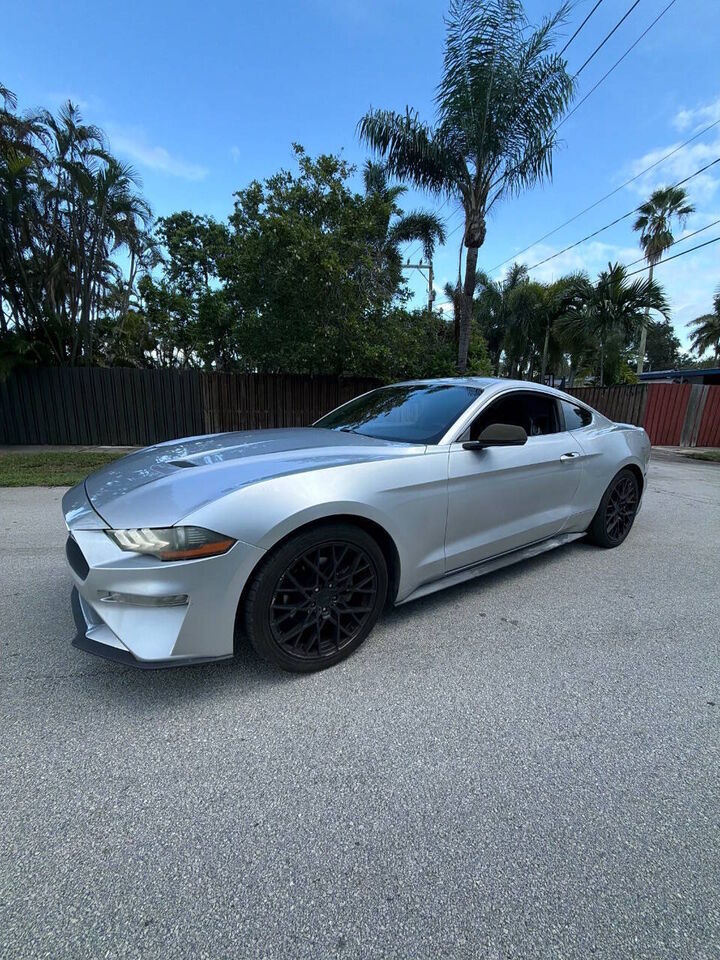 2018 FORD Mustang