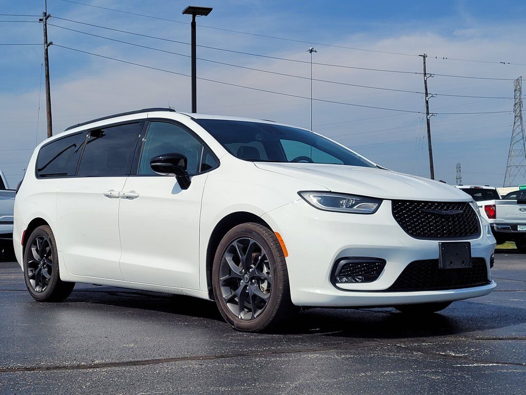 2025 CHRYSLER Pacifica
