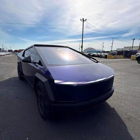 2024 TESLA Cybertruck