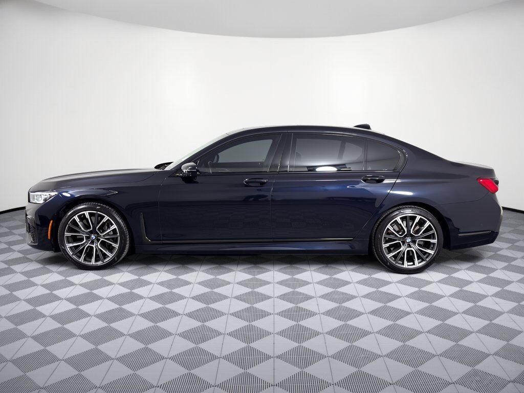 2021 BMW 750i